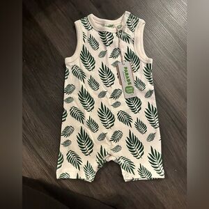 NWT Parade organic Sleeveless Leaf Print Baby Romper